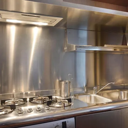 Ur-nest Moline * בולוניה