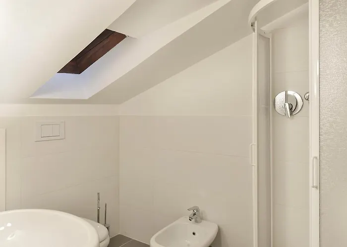 Ur-nest Moline Apartment *